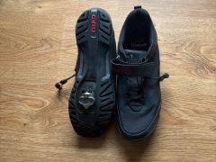 Predam  malo používane Giro tretry- veľkosť 43