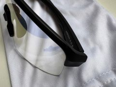 Neon Arrow 2.0 Small, Black matt/ Photo bronze