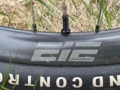 Jeronimo Txabardo + karbonová kola + Pike Ultimate + OneUp