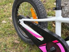 Dievčenský bicykel Specialized Riprock Coaster 16 bielo-ružový