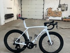 Trek Madone gen8 SLR - Project ONE