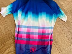 Endura Dres