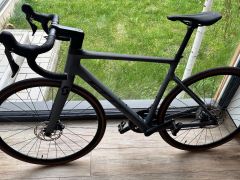 Scott Addict 40 2023 velkost M s pedalmi a topankami