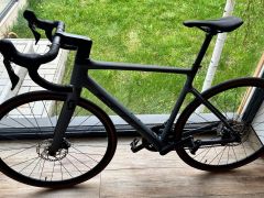 Scott Addict 40 2023 velkost M s pedalmi a topankami