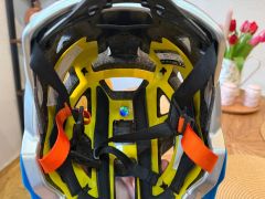 Cube M mips fidlock 52-57cm