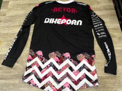 Mix dresů Poc a Fox