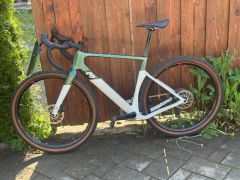 3T Exploro RaceMax Rival AXS