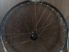 Nové zapletené kolesá SUN Ringlé Düroc-   Boost, zhodené z nového bicykla
