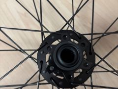 Kolesá Zipp 3Zero Moto Karbon + pneu