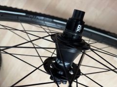 Kolesá Zipp 3Zero Moto Karbon + pneu