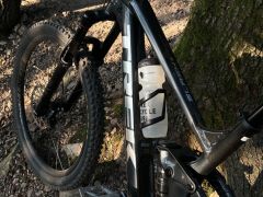 Trek Slash 8 Lithium Grey/Dnister Black L s karbónovými kolesami Bontrager Line Elite