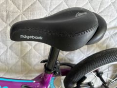 Skoro nové odrážadlo Ridgeback Scoot XL 14"