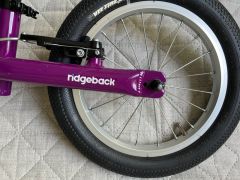 Skoro nové odrážadlo Ridgeback Scoot XL 14"