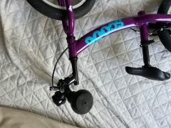 Skoro nové odrážadlo Ridgeback Scoot XL 14"