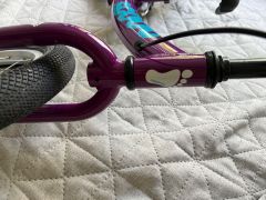 Skoro nové odrážadlo Ridgeback Scoot XL 14"