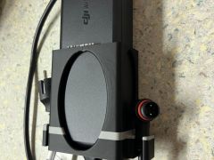 Držiak nabíjačky ebiku.