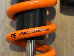Fox Dhx2 210x55 mm + Pružina Fox SLS Factory 600 lb.