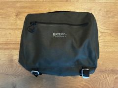 Riadidlová taška Brooks Scape Handlebar Compact Bag Mud Green
