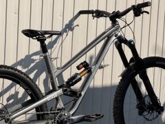RÁM Commencal Clash 21