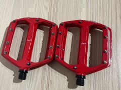 BBB Bpd-36 Coolride platformové pedále, červená