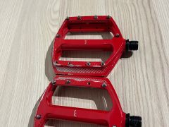 BBB Bpd-36 Coolride platformové pedále, červená