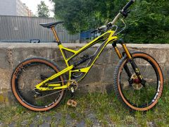 YT Capra Carbon XL