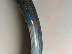 Bontrager R3  Hard-Caselite 700x32