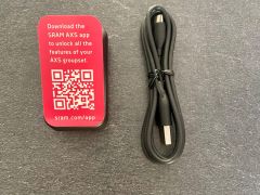 Sram AXS/eTAP nabijacka s USB kablom