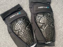 Leatt Airflex PRO chrániče kolien