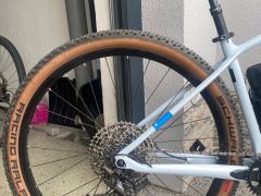 Predám karbónový horský bicykel Cube reaction C62 pro