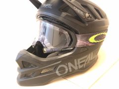 Oneal Blade L + Oakley Mayhem