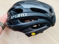 Prilba Giro Register Mips (super stav)