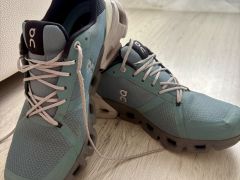 On Cloudflyer Waterproof bežecká obuv Gore-Tex - velkost 42 (26,5 cm)