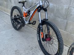 Zjazdovy bicykel author agang
