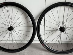 Cestné kolesá rafiky DT Swiss, plášte Specializet, náboje Specialized