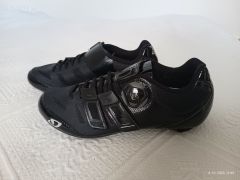 Nove damske cyklo tretry Giro velkost 37,5