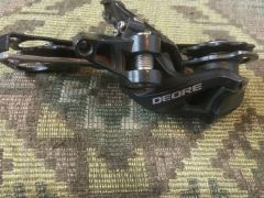 Predám prehadzovačku Shimano deore 10 sp. vrátane pravého radenia
