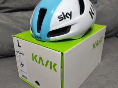 Prilba Kask Utopia - Team SKY - L (59-62cm)