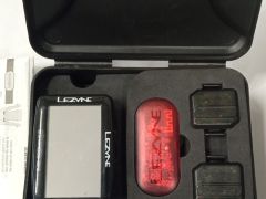 Lezyne Mega XL GPS cyklopočítač sada.
