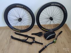 Rock shox pike / MTB kolesa 27,5 / sedlovka a predstavec