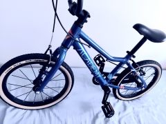 Academy Grade 3 lahký detský bicykel