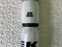 Trek Voda Ice Insulated Bottle - 828 ml - white/black
