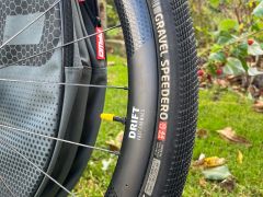 Ffwd Drift - gravel karbónové kolesá + original ffwd taška