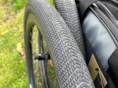 Ffwd Drift - gravel karbónové kolesá + original ffwd taška