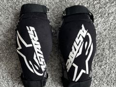 Lakťové chrániče Alpinestars Alps