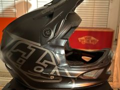 Troy lee designs prilba