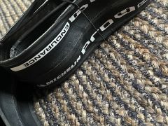 Predám Cestný Plášť: Michelin Pro4 700x25