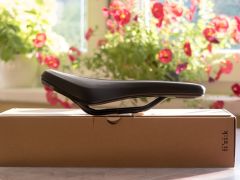 Fizik Terra Aidon X5 Kium 145 mm sedlo čierne