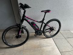Dámsky horský elektrobicykel Focus Jarifa 27.5&#039;&#039;