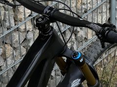 Trek Slash 9.8 Carbon Fox Factory Kashima